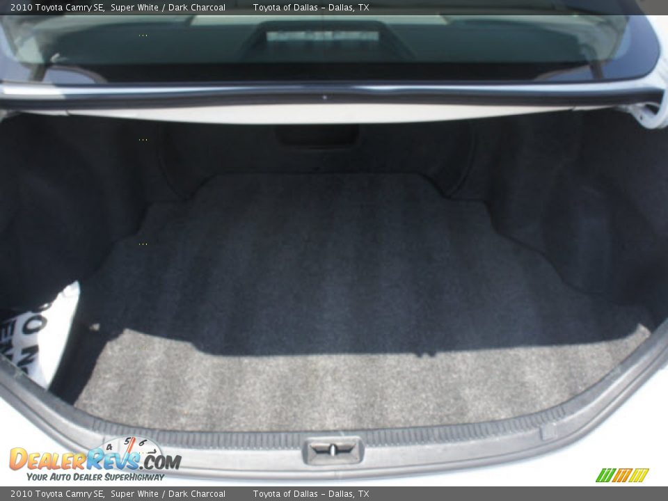 2010 Toyota Camry SE Super White / Dark Charcoal Photo #15