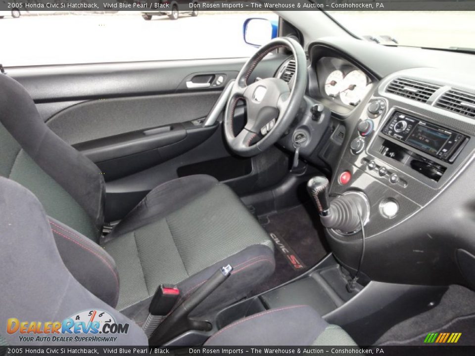 Dashboard of 2005 Honda Civic Si Hatchback Photo #19