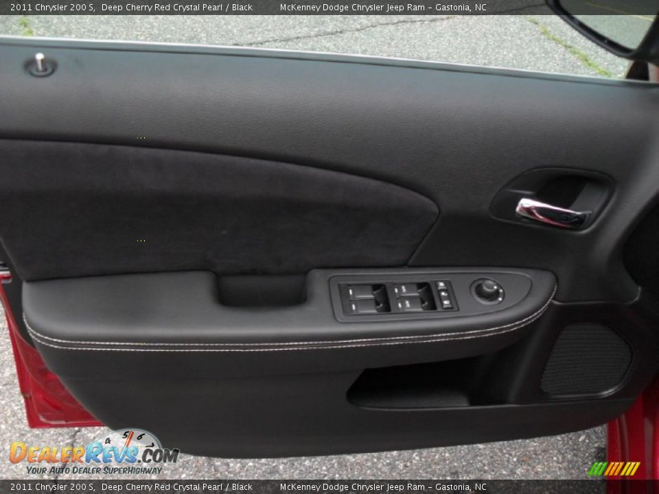 Door Panel of 2011 Chrysler 200 S Photo #8