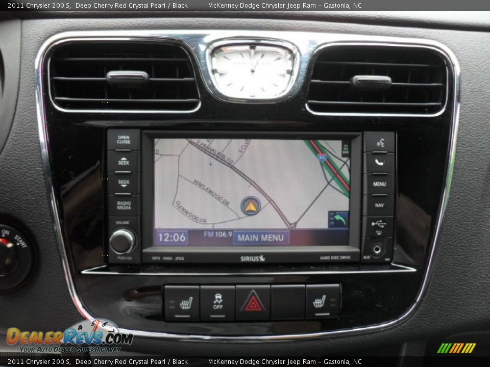 Navigation of 2011 Chrysler 200 S Photo #13