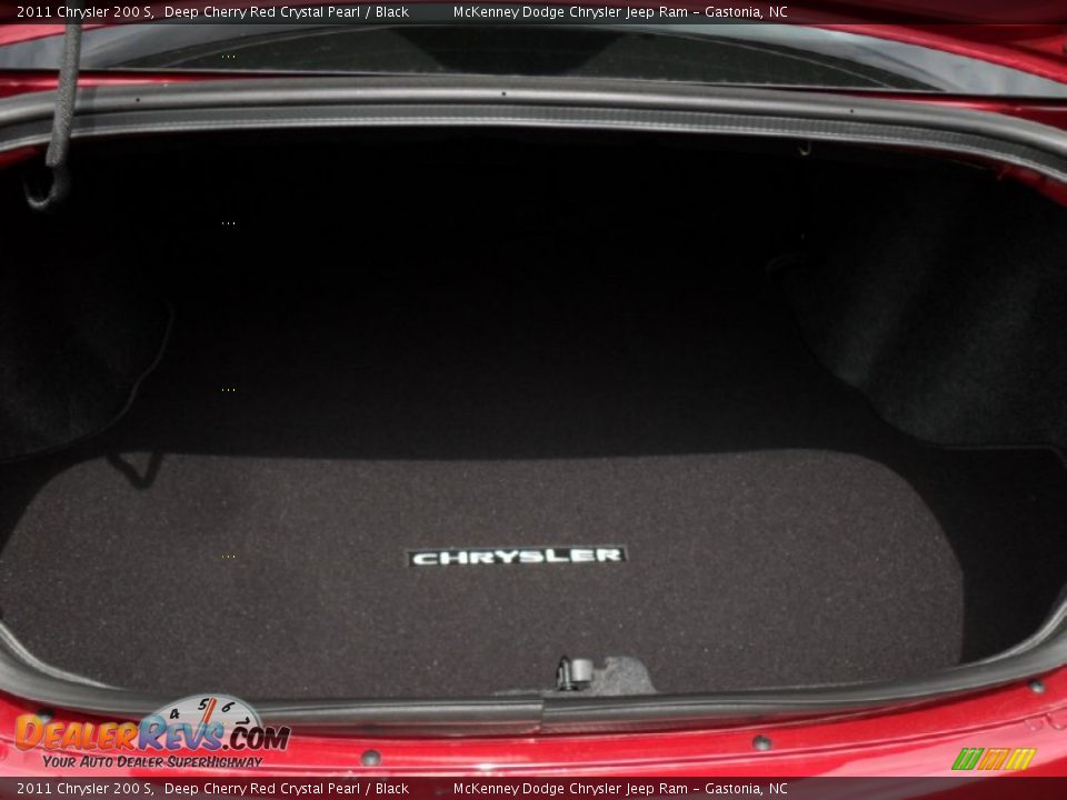 2011 Chrysler 200 S Trunk Photo #19