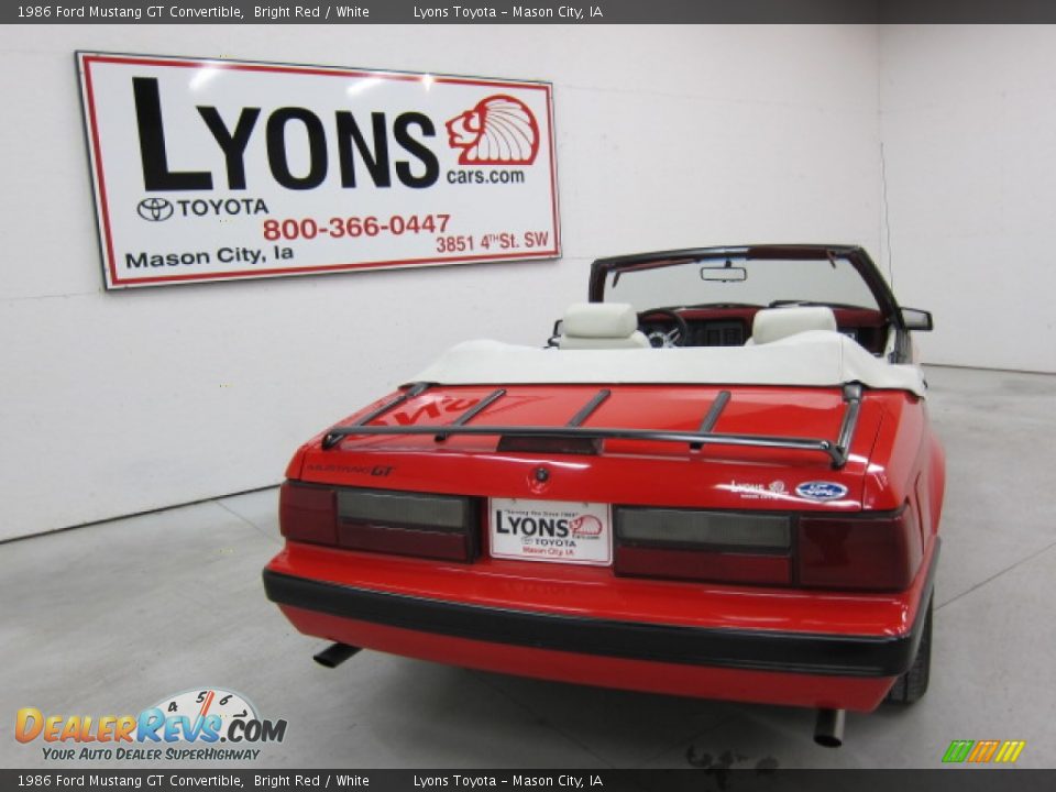 1986 Ford Mustang GT Convertible Bright Red / White Photo #9