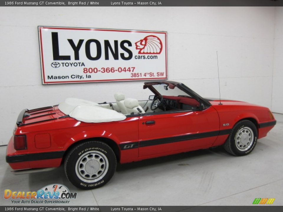1986 Ford Mustang GT Convertible Bright Red / White Photo #11