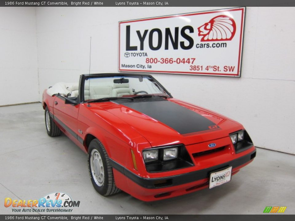 1986 Ford Mustang GT Convertible Bright Red / White Photo #13