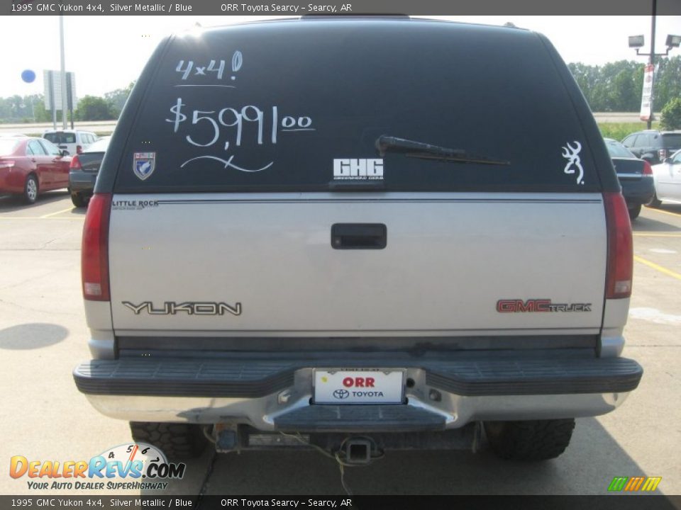 1995 GMC Yukon 4x4 Silver Metallic / Blue Photo #6