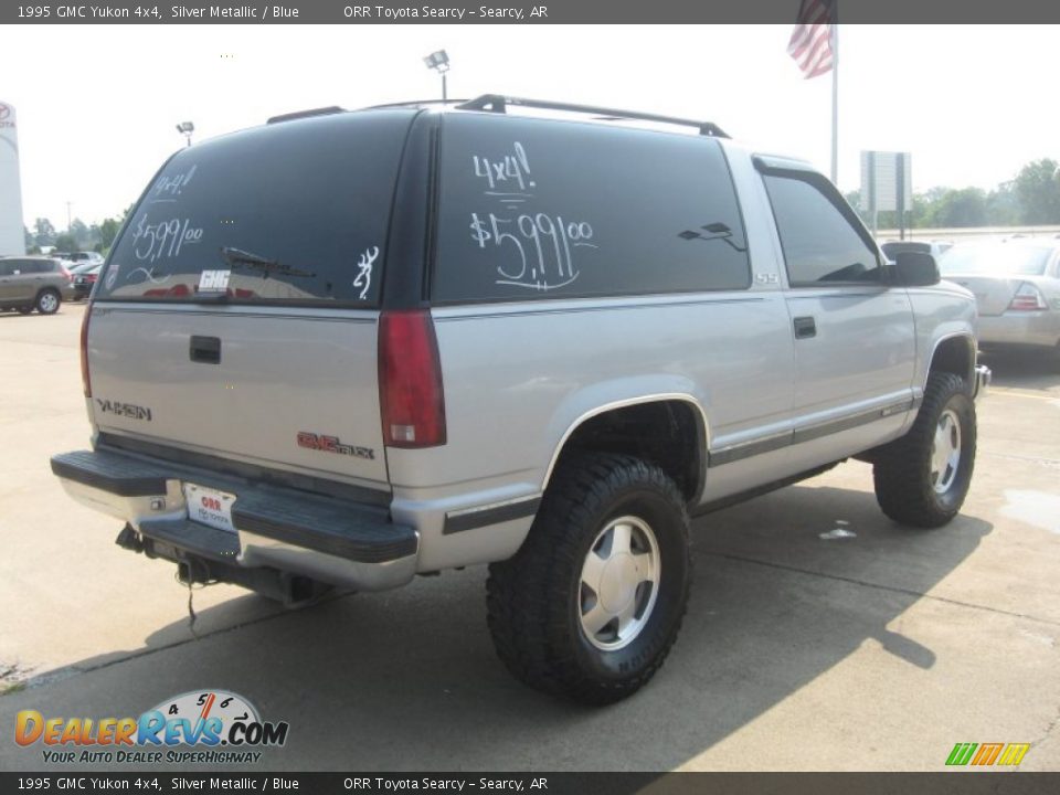 1995 GMC Yukon 4x4 Silver Metallic / Blue Photo #7