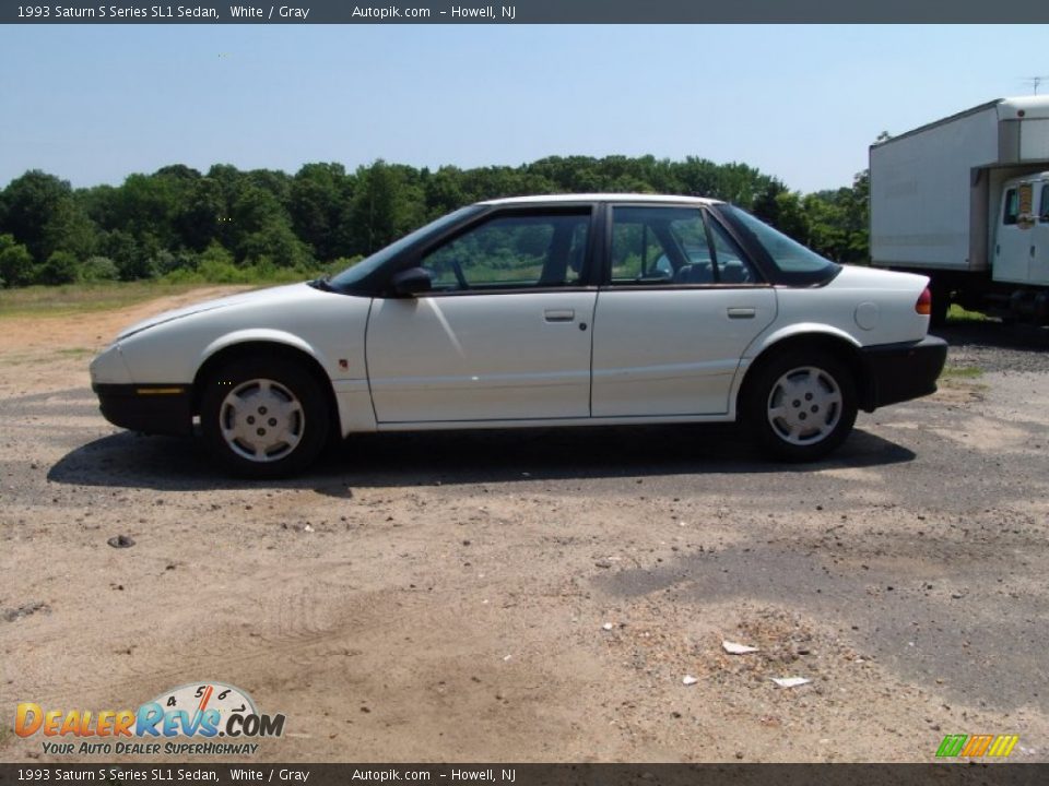 1993 Saturn S Series SL1 Sedan White / Gray Photo #8