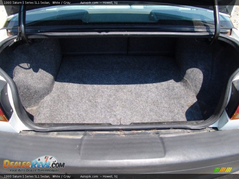 1993 Saturn S Series SL1 Sedan Trunk Photo #9