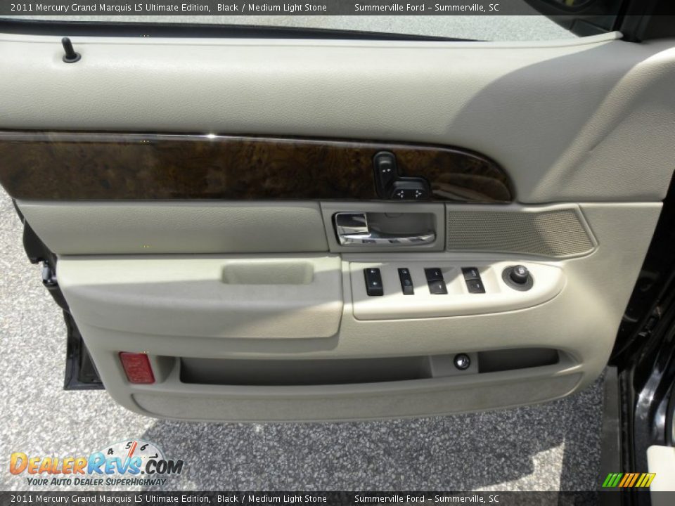 Door Panel of 2011 Mercury Grand Marquis LS Ultimate Edition Photo #5