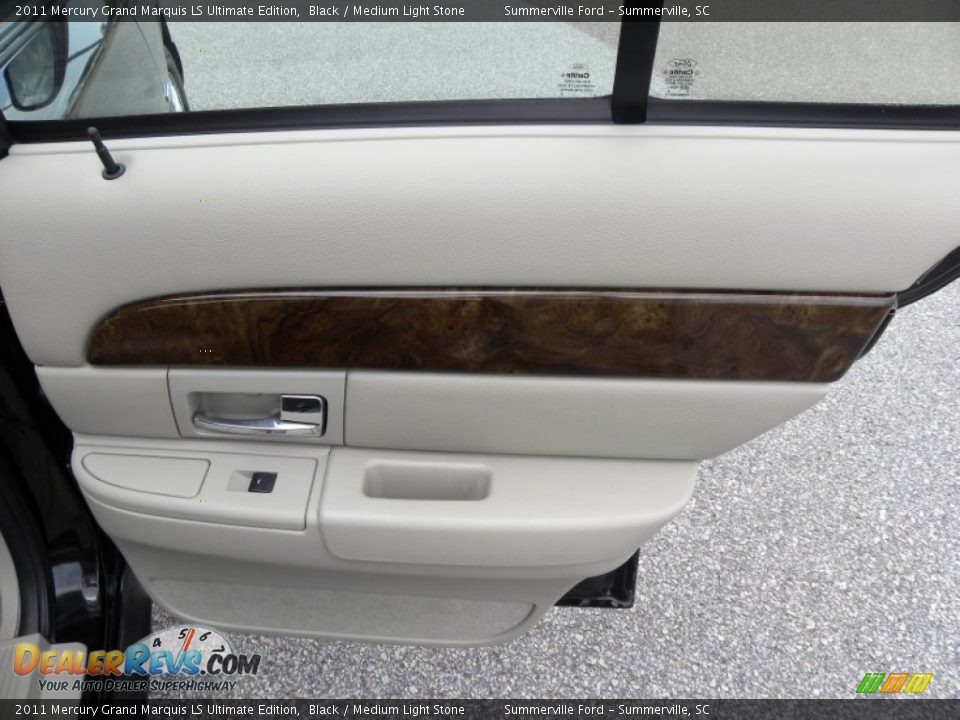 Door Panel of 2011 Mercury Grand Marquis LS Ultimate Edition Photo #11