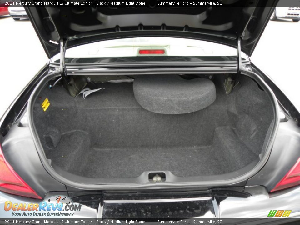 2011 Mercury Grand Marquis LS Ultimate Edition Trunk Photo #14