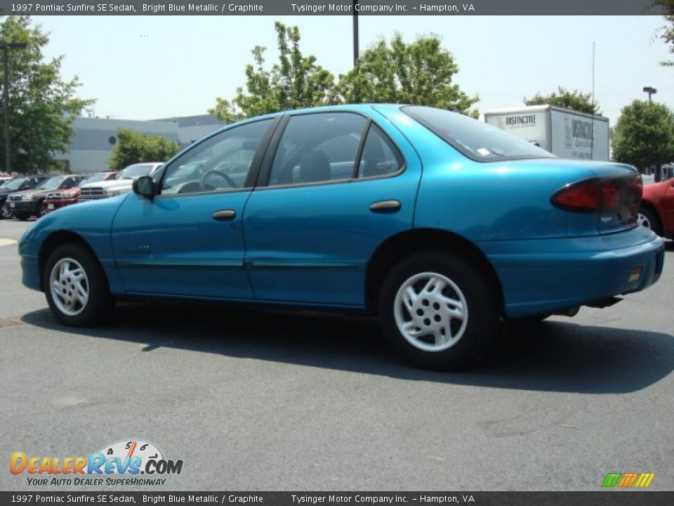1997 Pontiac Sunfire SE Sedan Bright Blue Metallic / Graphite Photo #3
