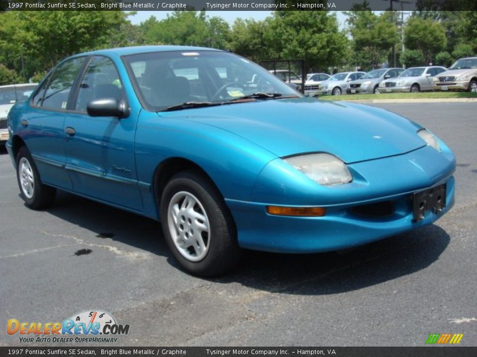 1997 Pontiac Sunfire SE Sedan Bright Blue Metallic / Graphite Photo #6