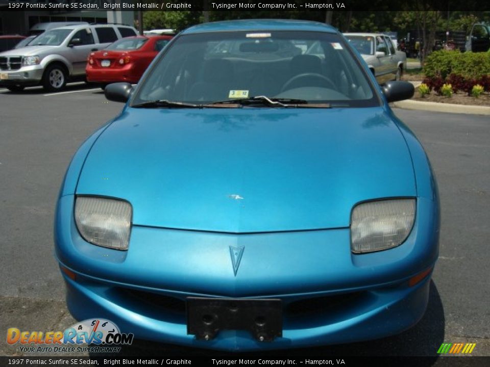 1997 Pontiac Sunfire SE Sedan Bright Blue Metallic / Graphite Photo #7
