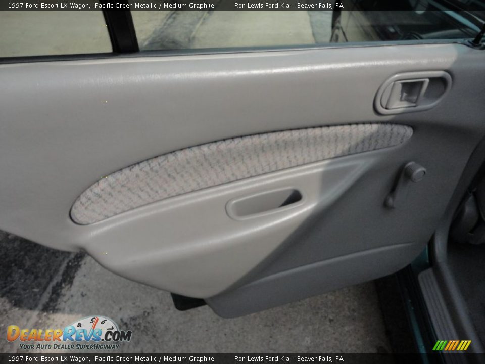 1997 Ford Escort LX Wagon Pacific Green Metallic / Medium Graphite Photo #17