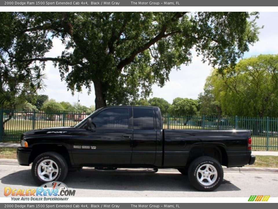 2000 Dodge Ram 1500 Sport Extended Cab 4x4 Black / Mist Gray Photo #3