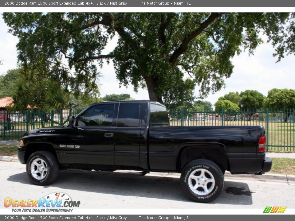 2000 Dodge Ram 1500 Sport Extended Cab 4x4 Black / Mist Gray Photo #4