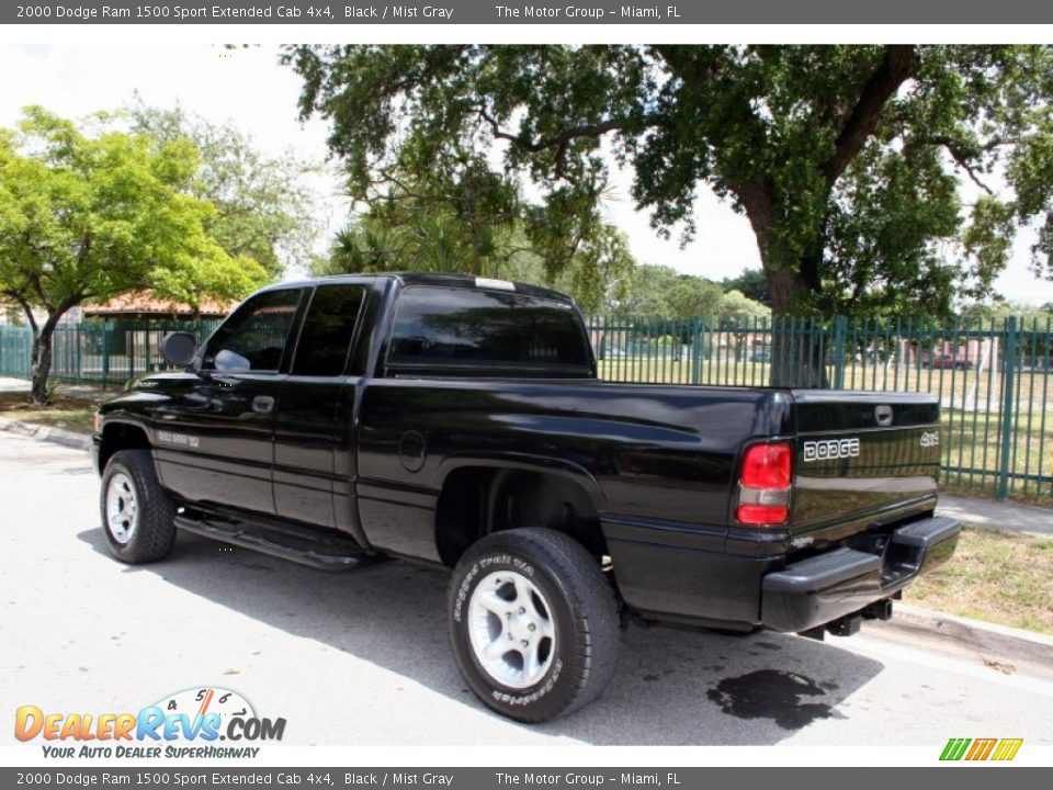 2000 Dodge Ram 1500 Sport Extended Cab 4x4 Black / Mist Gray Photo #6