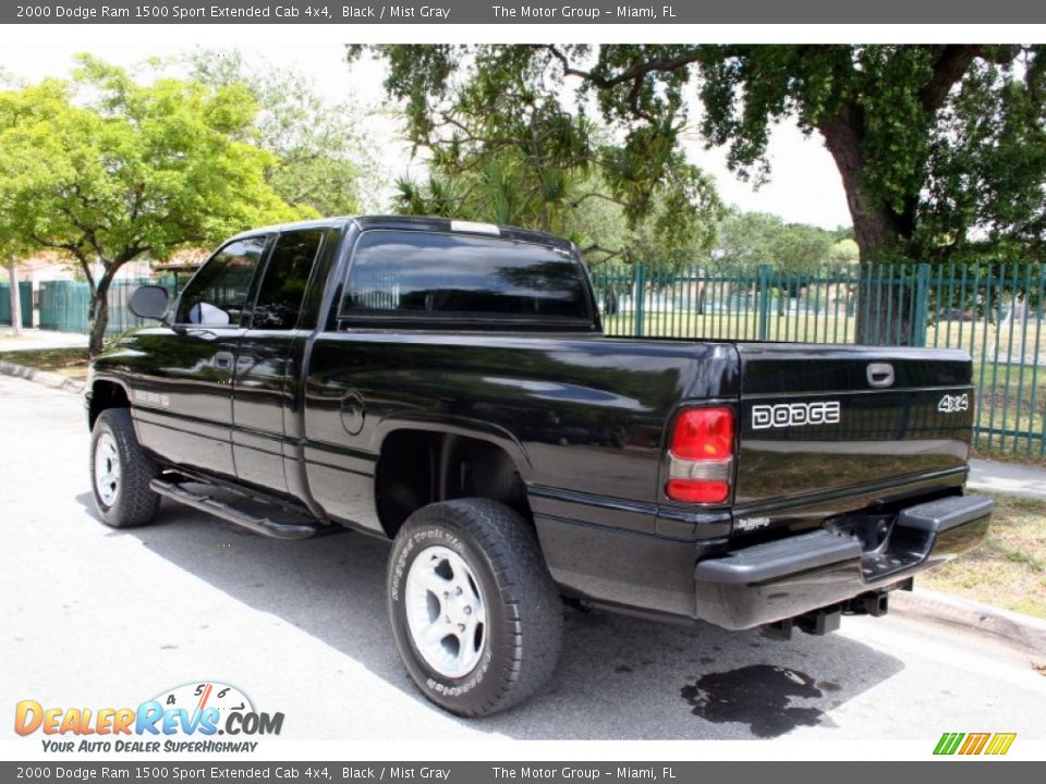 2000 Dodge Ram 1500 Sport Extended Cab 4x4 Black / Mist Gray Photo #7