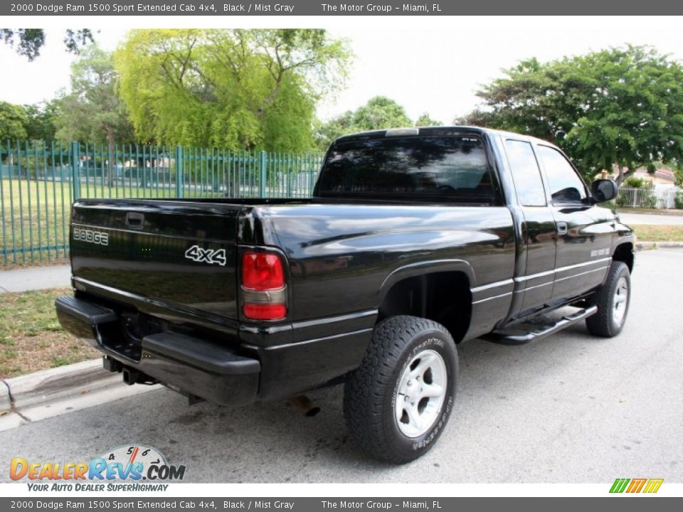 2000 Dodge Ram 1500 Sport Extended Cab 4x4 Black / Mist Gray Photo #9