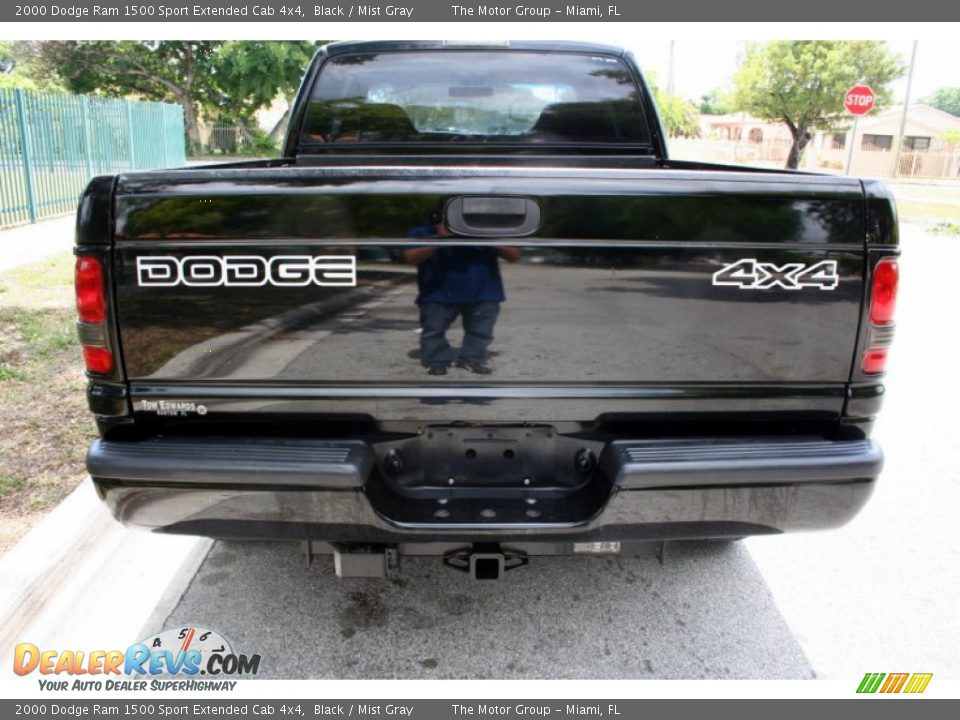 2000 Dodge Ram 1500 Sport Extended Cab 4x4 Black / Mist Gray Photo #16