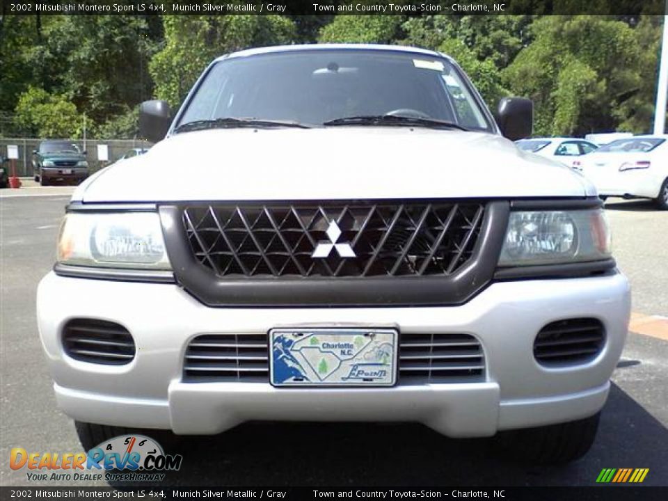 2002 Mitsubishi Montero Sport LS 4x4 Munich Silver Metallic / Gray Photo #2