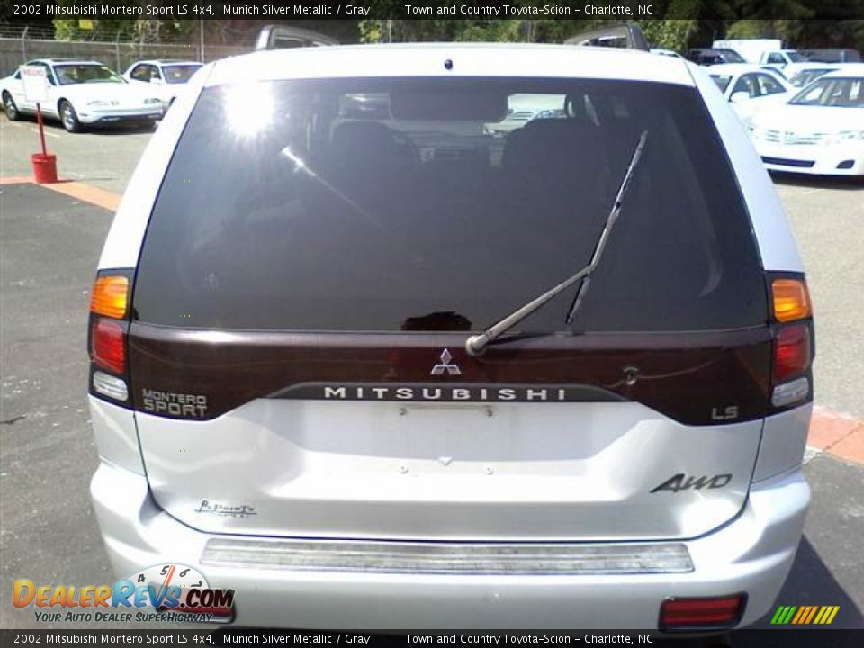 2002 Mitsubishi Montero Sport LS 4x4 Munich Silver Metallic / Gray Photo #4