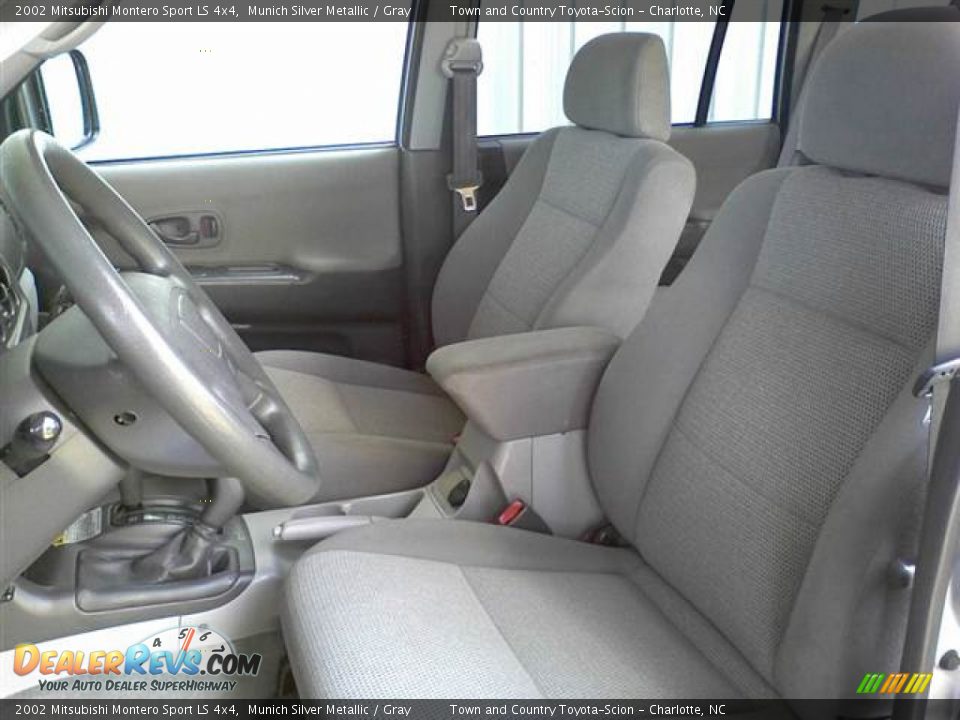 2002 Mitsubishi Montero Sport LS 4x4 Munich Silver Metallic / Gray Photo #6