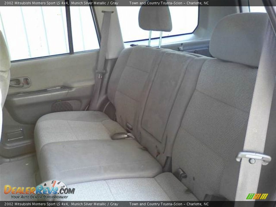 2002 Mitsubishi Montero Sport LS 4x4 Munich Silver Metallic / Gray Photo #7