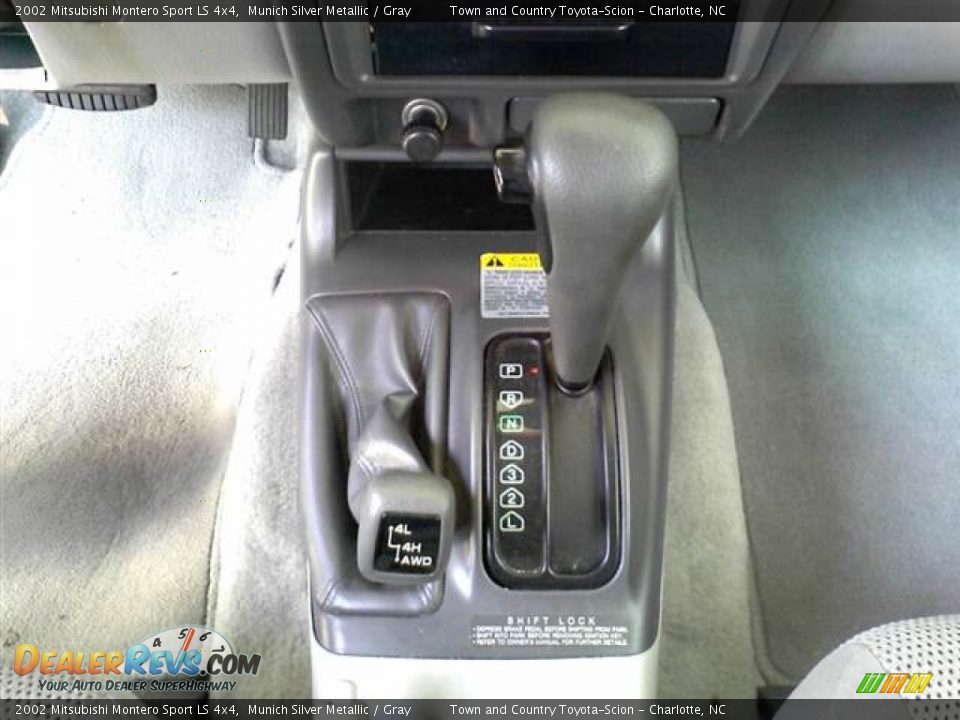 2002 Mitsubishi Montero Sport LS 4x4 Shifter Photo #10