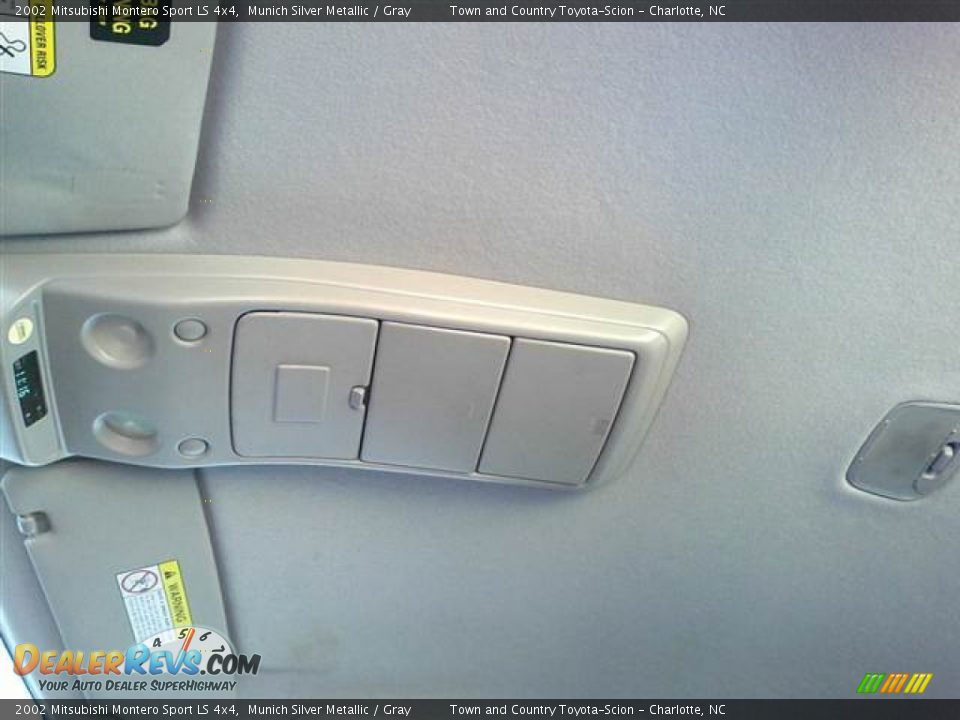2002 Mitsubishi Montero Sport LS 4x4 Munich Silver Metallic / Gray Photo #14