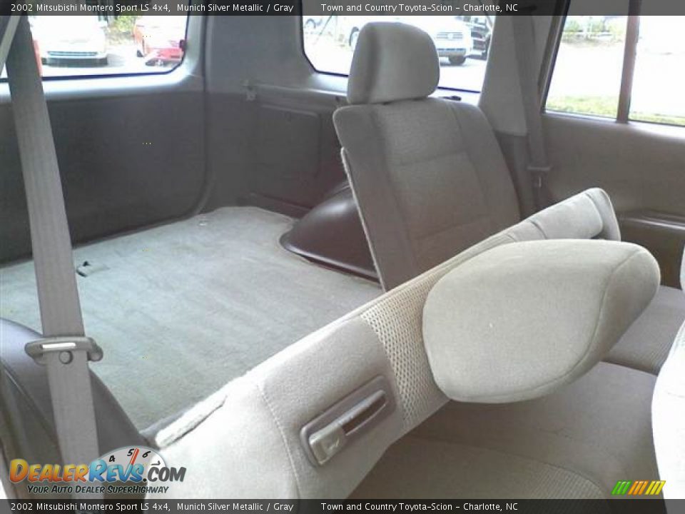 2002 Mitsubishi Montero Sport LS 4x4 Munich Silver Metallic / Gray Photo #25