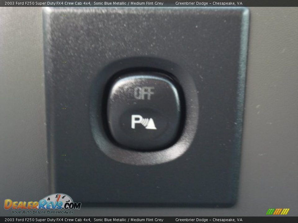 Controls of 2003 Ford F250 Super Duty FX4 Crew Cab 4x4 Photo #13