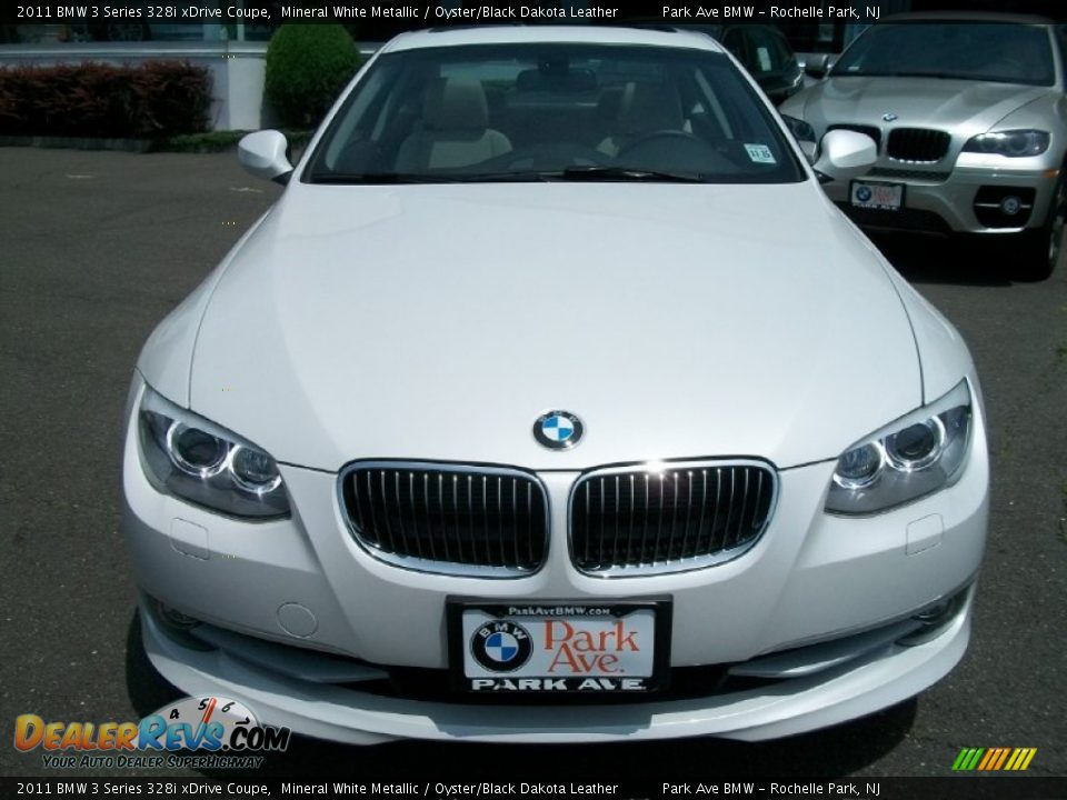 2011 BMW 3 Series 328i xDrive Coupe Mineral White Metallic / Oyster/Black Dakota Leather Photo #2