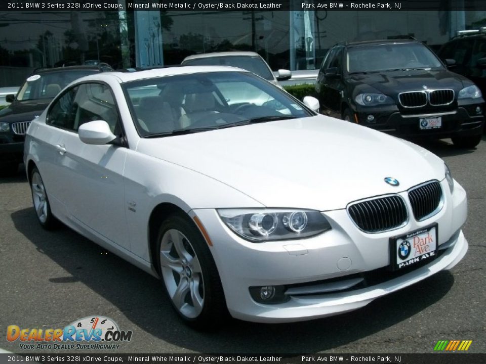 2011 BMW 3 Series 328i xDrive Coupe Mineral White Metallic / Oyster/Black Dakota Leather Photo #3