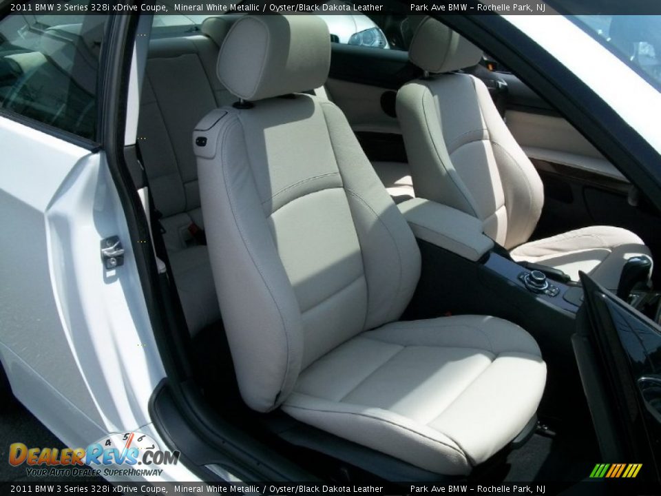 Oyster/Black Dakota Leather Interior - 2011 BMW 3 Series 328i xDrive Coupe Photo #27