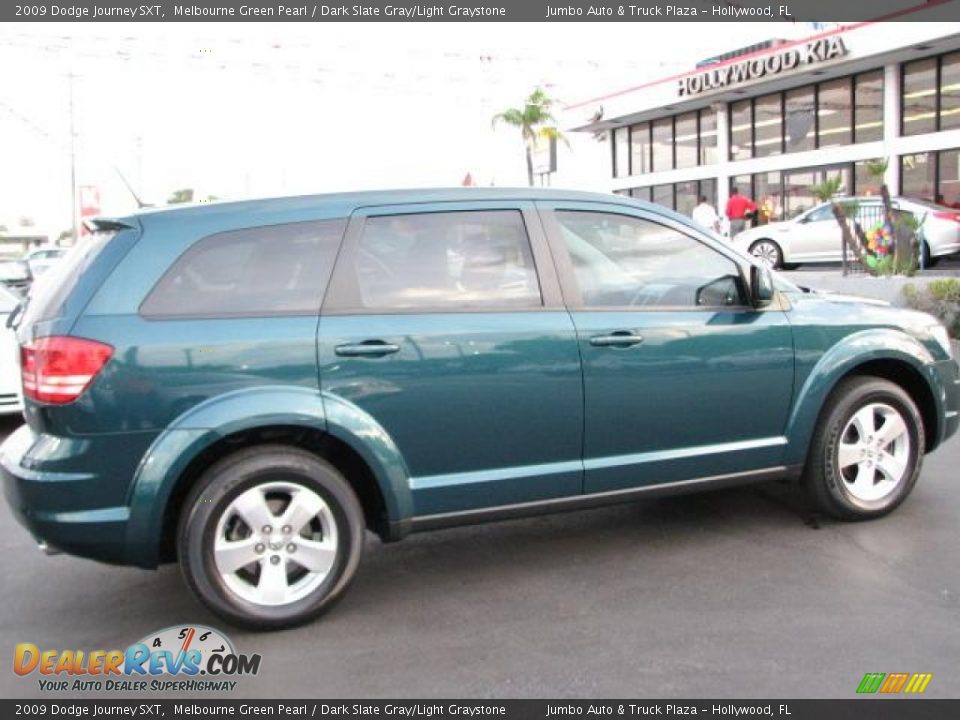 2009 Dodge Journey SXT Melbourne Green Pearl / Dark Slate Gray/Light Graystone Photo #9