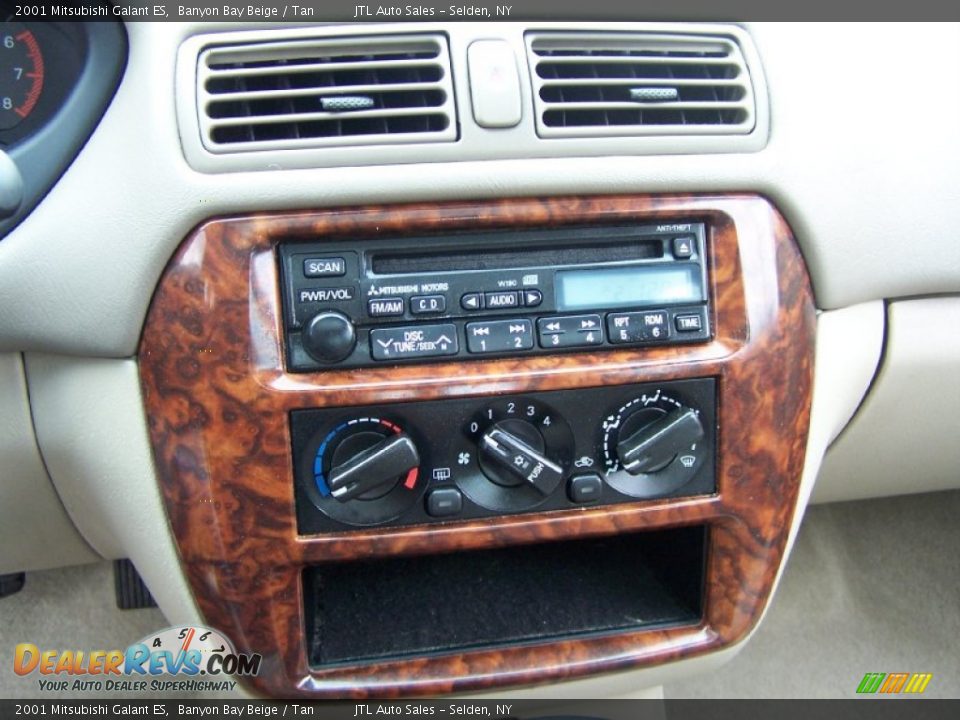Controls of 2001 Mitsubishi Galant ES Photo #11