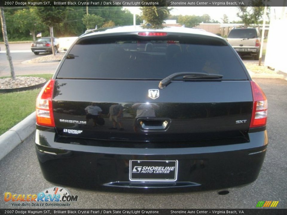 2007 Dodge Magnum SXT Brilliant Black Crystal Pearl / Dark Slate Gray/Light Graystone Photo #4