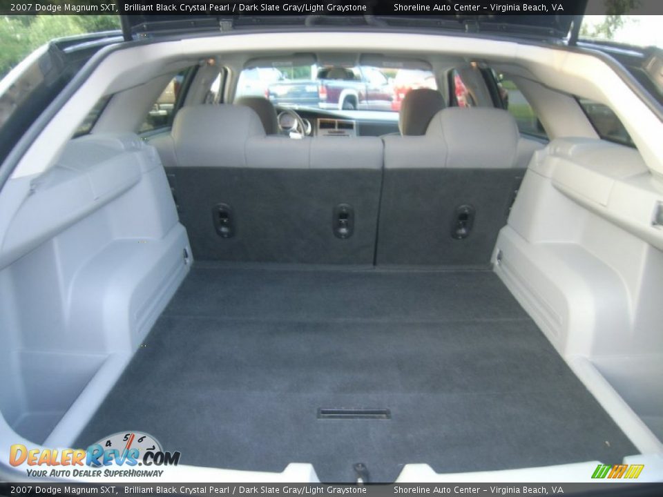 2007 Dodge Magnum SXT Trunk Photo #12