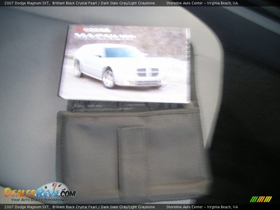 2007 Dodge Magnum SXT Brilliant Black Crystal Pearl / Dark Slate Gray/Light Graystone Photo #15