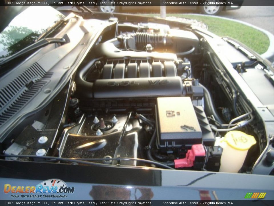 2007 Dodge Magnum SXT Brilliant Black Crystal Pearl / Dark Slate Gray/Light Graystone Photo #22