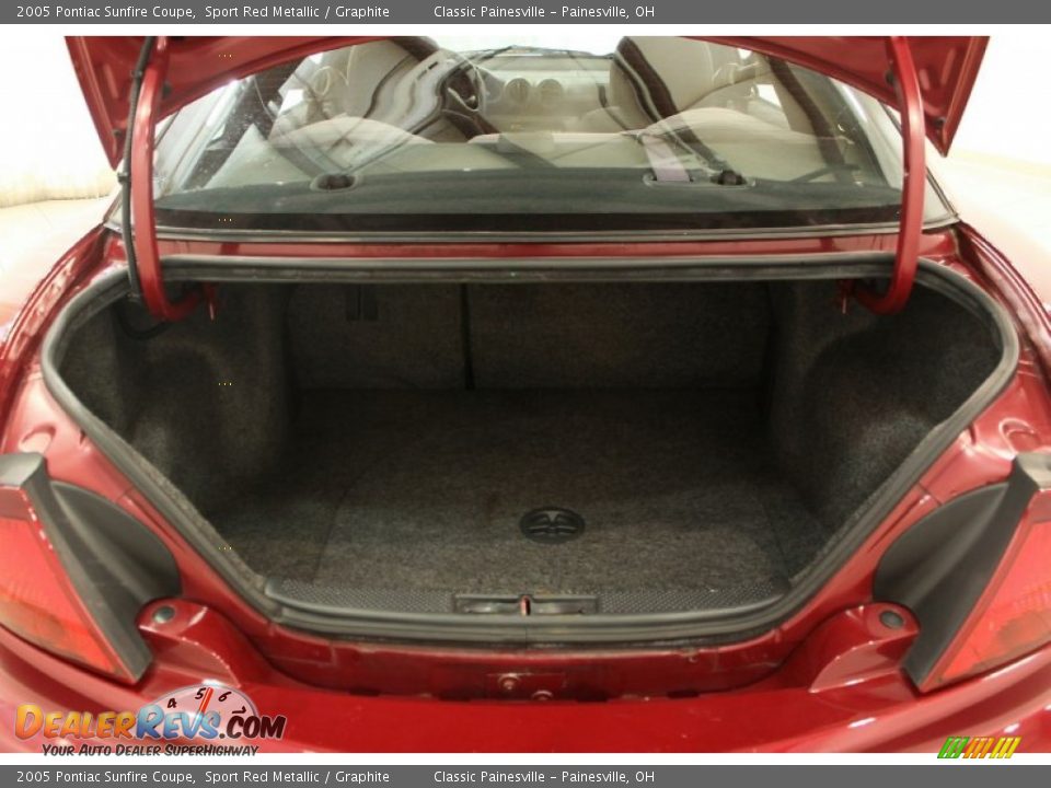 2005 Pontiac Sunfire Coupe Trunk Photo #14