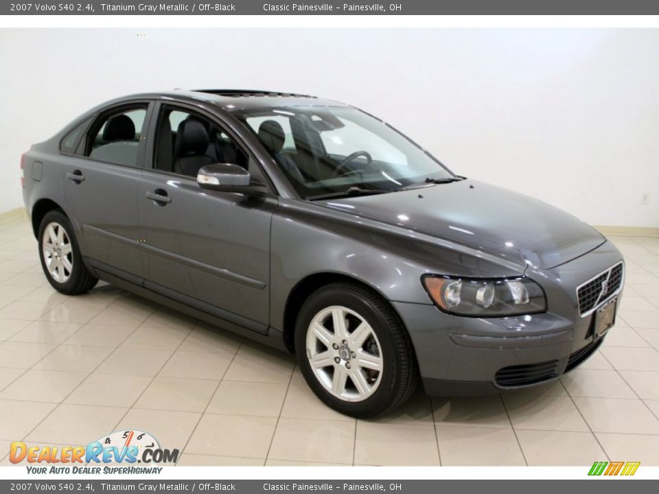 Front 3/4 View of 2007 Volvo S40 2.4i Photo #1