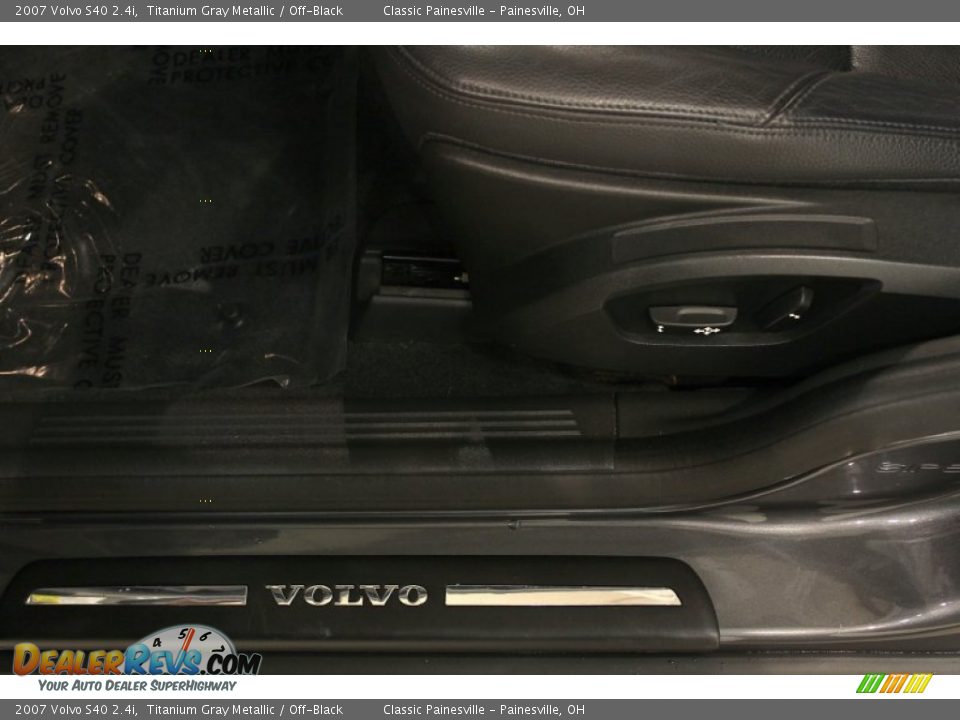 2007 Volvo S40 2.4i Titanium Gray Metallic / Off-Black Photo #6