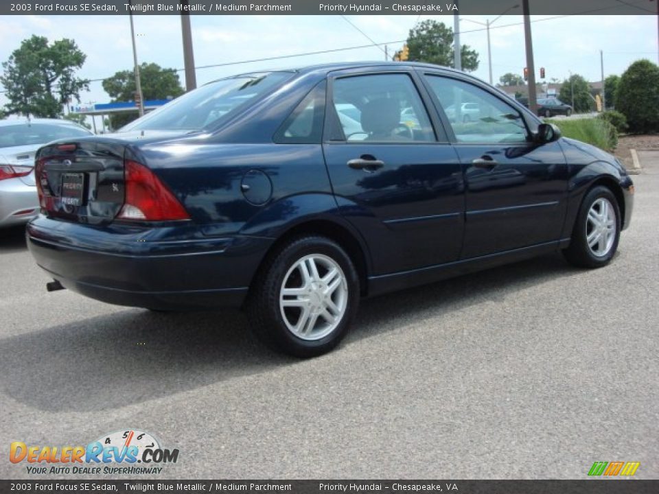 2003 Ford Focus SE Sedan Twilight Blue Metallic / Medium Parchment Photo #4