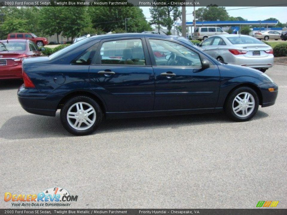 2003 Ford Focus SE Sedan Twilight Blue Metallic / Medium Parchment Photo #5