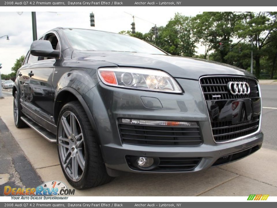 Front 3/4 View of 2008 Audi Q7 4.2 Premium quattro Photo #6