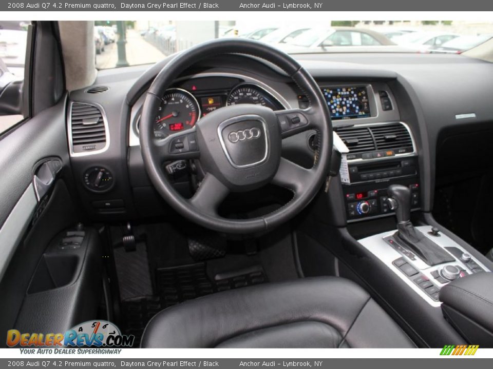 Dashboard of 2008 Audi Q7 4.2 Premium quattro Photo #11
