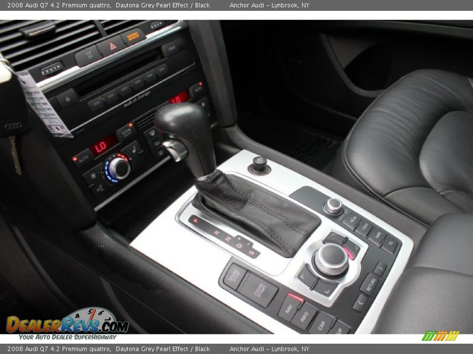 2008 Audi Q7 4.2 Premium quattro Shifter Photo #14